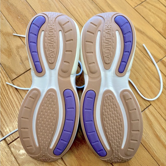 Adidas women size 8 AlphaBounce+ Running shoe. - Picture 6 of 6
